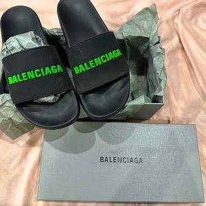 Authentic Men’s Balanciaga Slide Size 8